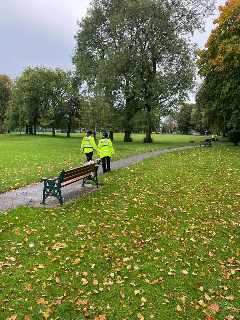 GMPBuryPolice's tweet photo. #oplioness Bury Officers on Park Patrol. https://t.co/RsQv4xNe8w