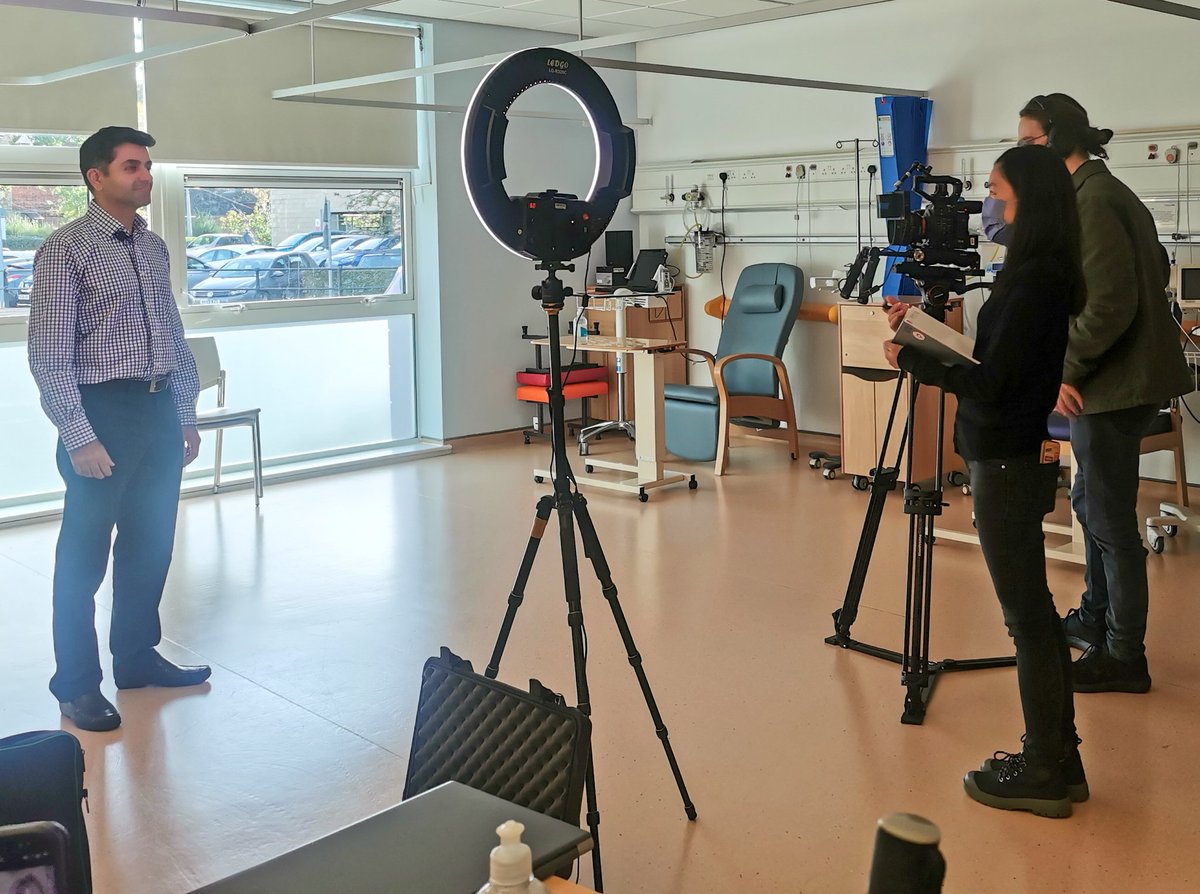 ReadingHIP's tweet photo. Great morning filming with our @uniofreading colleagues to celebrate the @RBNHSFT Cardiology Dept's achievements, in renewing their University department status under our Recognition of Excellence Scheme. Fantastic to be able to recognise the remarkable work eveyone has achieved! https://t.co/hbtG9rMDT1