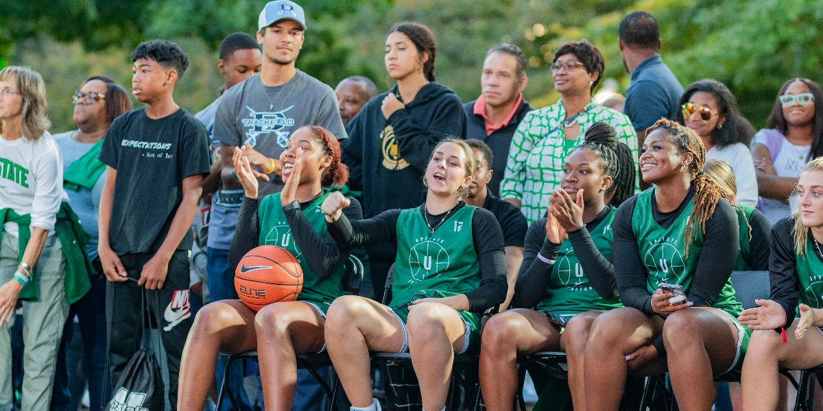 Thanks to all who helped make #MorganSquareMadness a resounding success! We painted downtown Spartanburg green (not literally) and got our fans amped for the start of our Men's and Women's basketball seasons! More photos: fal.cn/3sxTn. #uscupstate #reimagineupstate