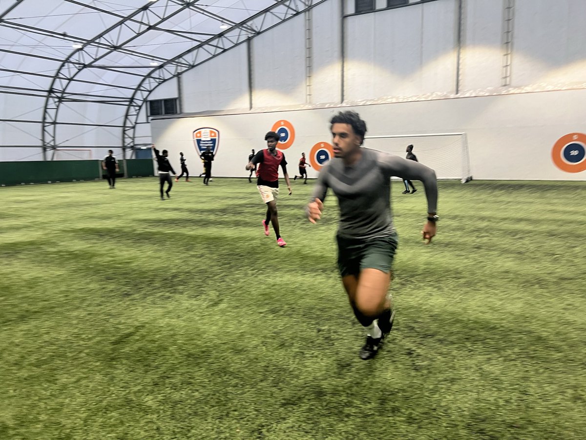 cukifc's tweet photo. Weather Crew Platt Lane Complex this evening as always good to see you guys on the pitch ⚽️
Have A Good Weekend 💯
#positive #weatherthestorm #ballers #treamwork #cuki https://t.co/2uCt4ucVMK