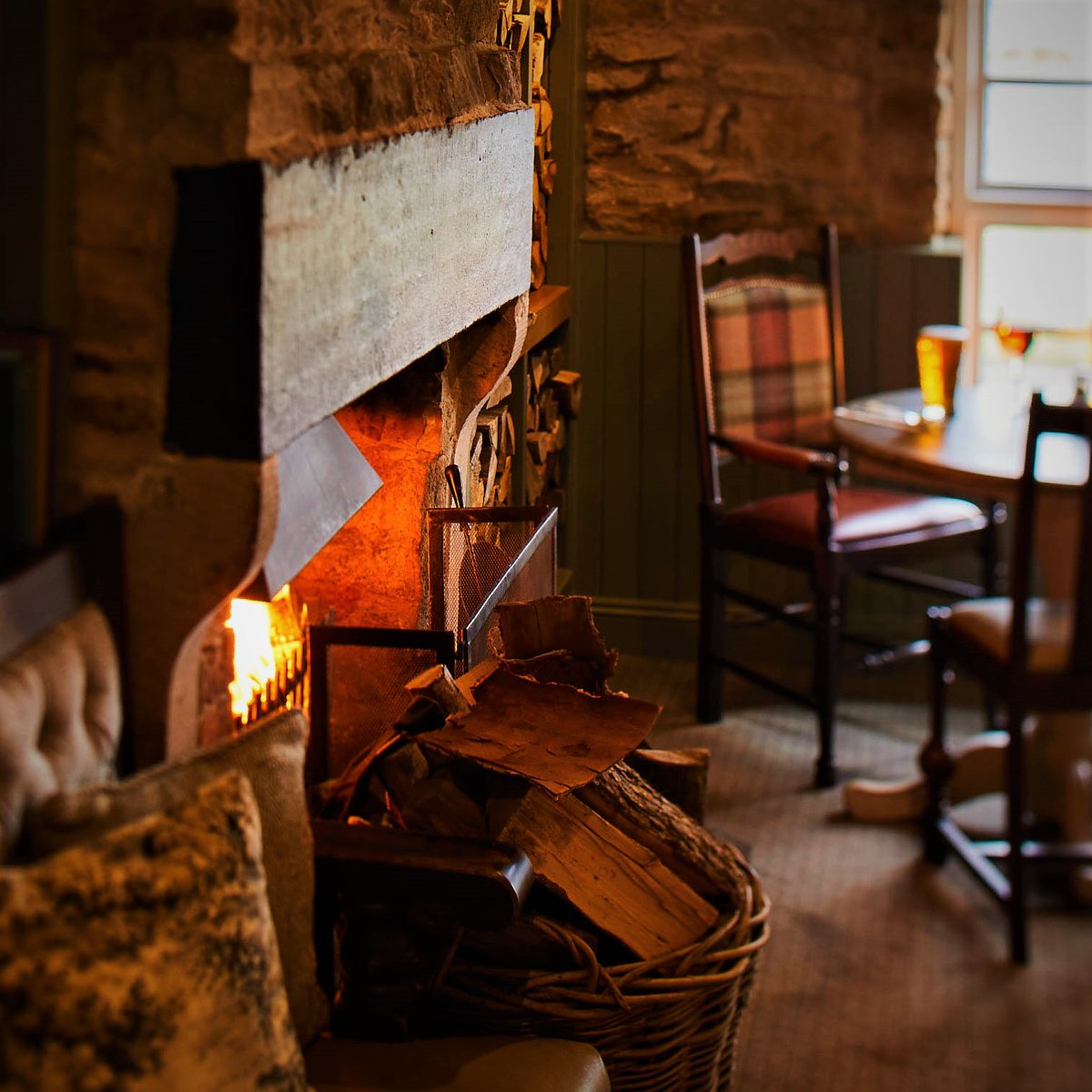 JWLeesBrewery's tweet photo. With the change in weather, cold nights rolling in and that spot by the fire looking more temping than ever, there's never been a more perfect time to treat yourself to a cosy getaway... 🍂🔥😍

https://t.co/o8mdU8DJeK https://t.co/KIamQEEEyb