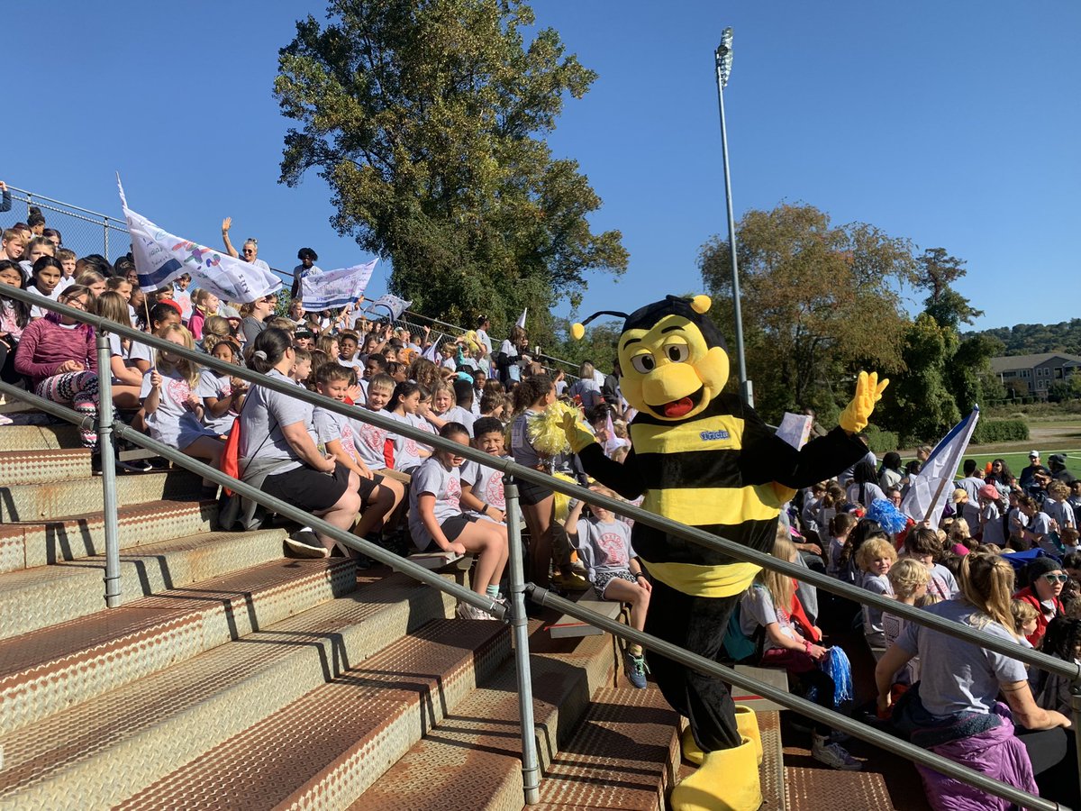 Great day to be a Claxton Bee!
#funrun #clxleaders #ACSCougarPride