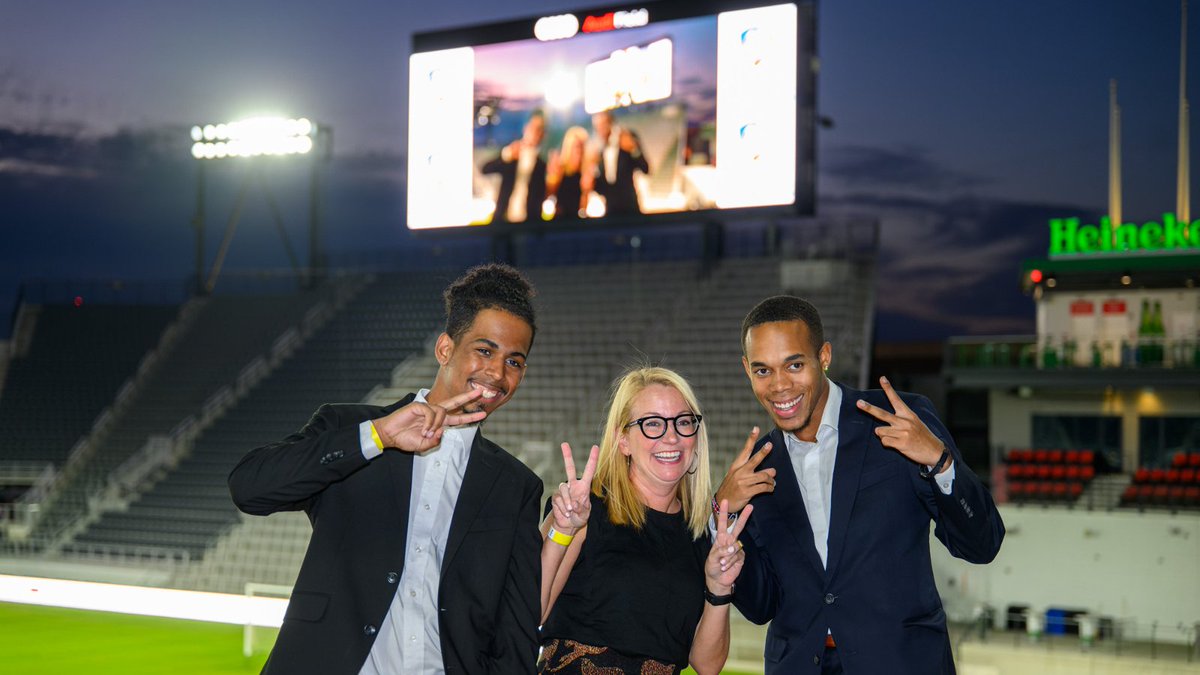 DCSCORES's tweet photo. We had a fantastic time @AudiField last night! Together, we raised $434k+ for poet-athletes and we had a blast with @dcunited, @WashSpirit, @busboysandpoets, and our amazing guests. You can still donate below and don't forget to tag us in your #ONOG pics!🫶https://t.co/Jk8AYooS4u https://t.co/FkfEVLkwkT