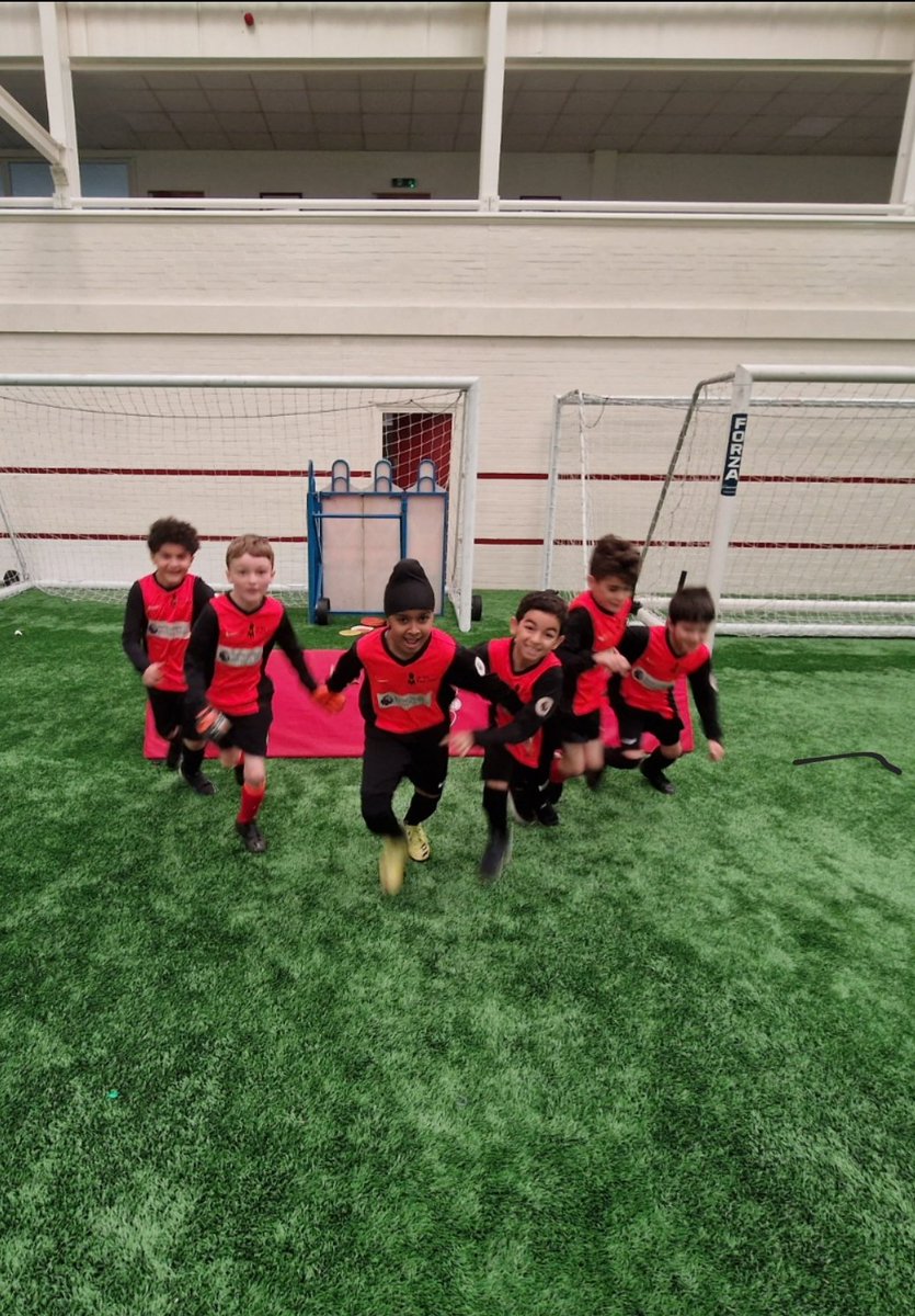 OldMoatPE&Sport tweet media