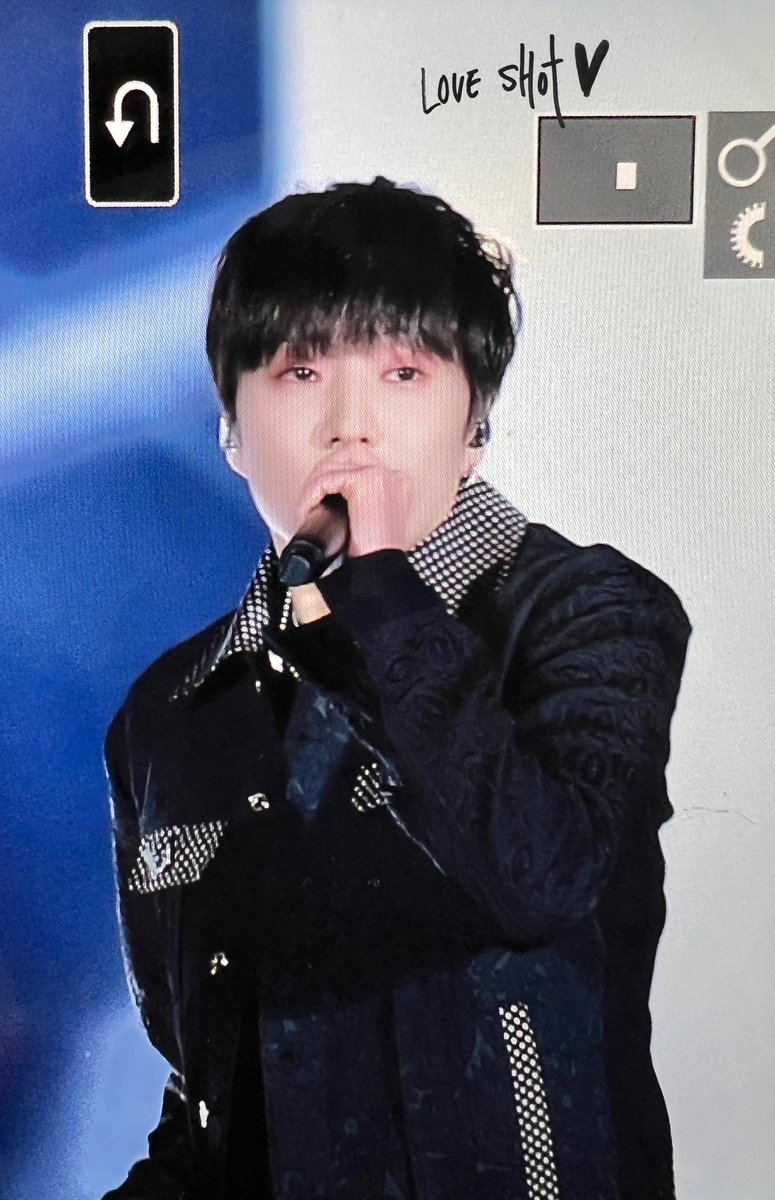loveshot_y8n's tweet photo. 221007 The-k concert 

추운 날씨에 고생했어요ㅠㅠ

@official_yoon_ 

#승윤 #강승윤 #SEUNGYOON #위너       #winner https://t.co/l3pfg8ph9G