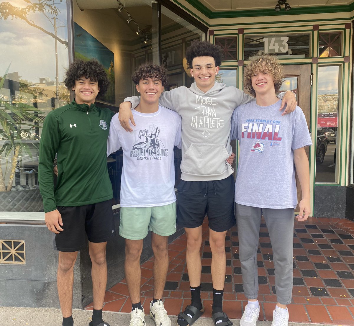 Sarah_B_Less's tweet photo. Friends supporting friends 💚🖤@fossilridge_Ath Class of ‘25. 🏀🏐@baldwin_trevor, Lucas, Donovan and Walker. https://t.co/70XAMQrioI