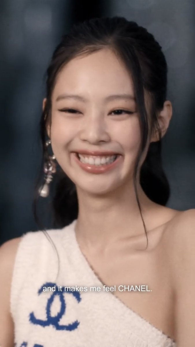 221007 JENNIE at the CHANEL SpringSummer 2023 ReadytoWear Show