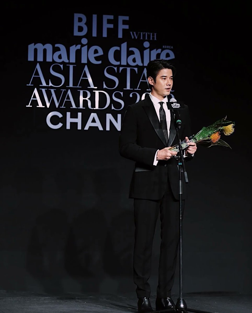 Mm38Nune's tweet photo. มาริโอ้ที่สุดแห่งความภาคภูมิใจของพวกเราเลยนะ รักที่สุดเลยย ❤️
‘Super Mario’
#BIFFwithMarieclaireAsiaStarAwards2022 #SixCharactersInBusan #BIFF2022
@cbadgirl_cho https://t.co/fat13F65Jc