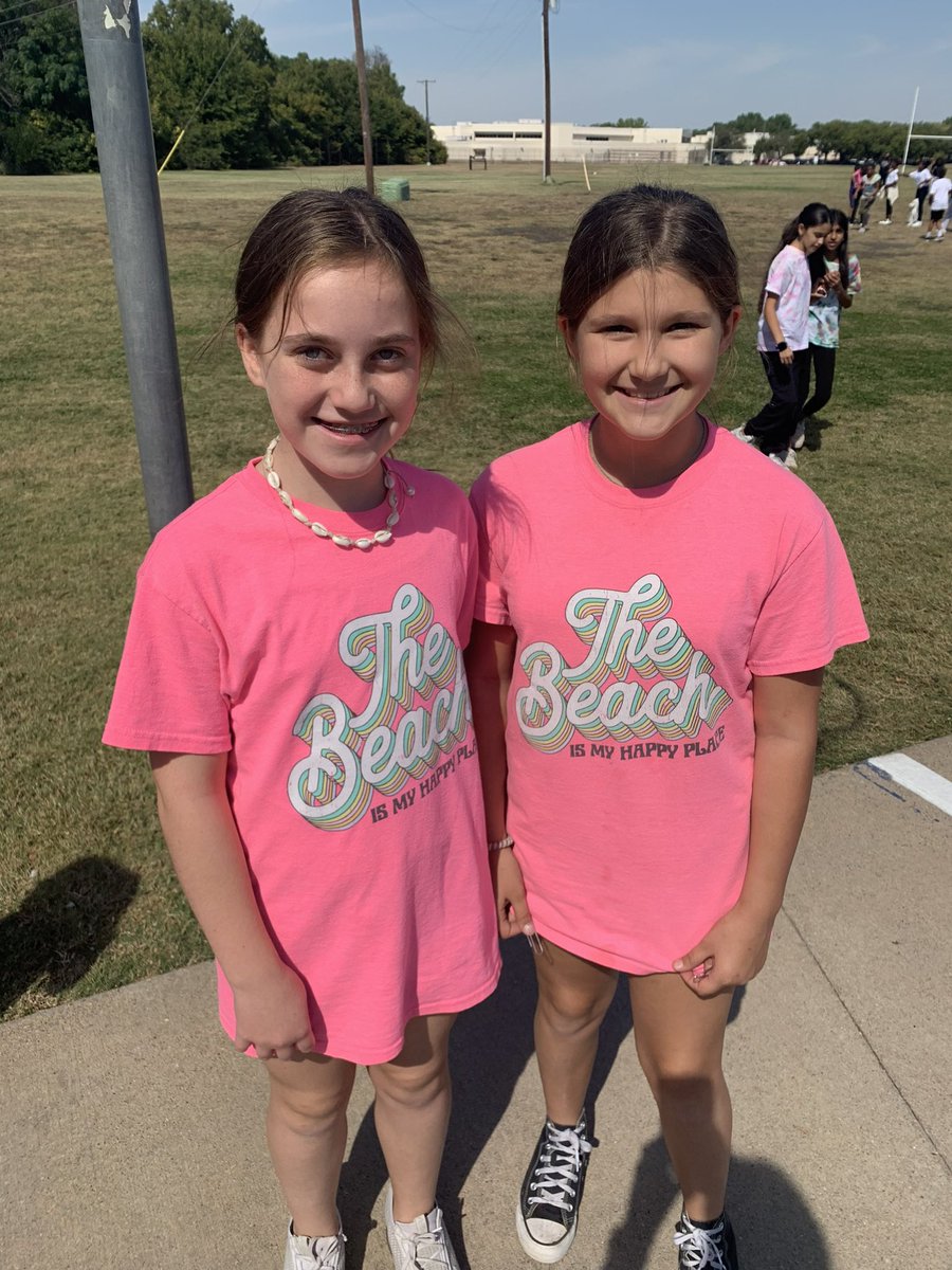 CarlisleCoyotes's tweet photo. These 5th graders (and their teachers) loved our "Twin Day" at Carlisle! https://t.co/ReMwlaVALT