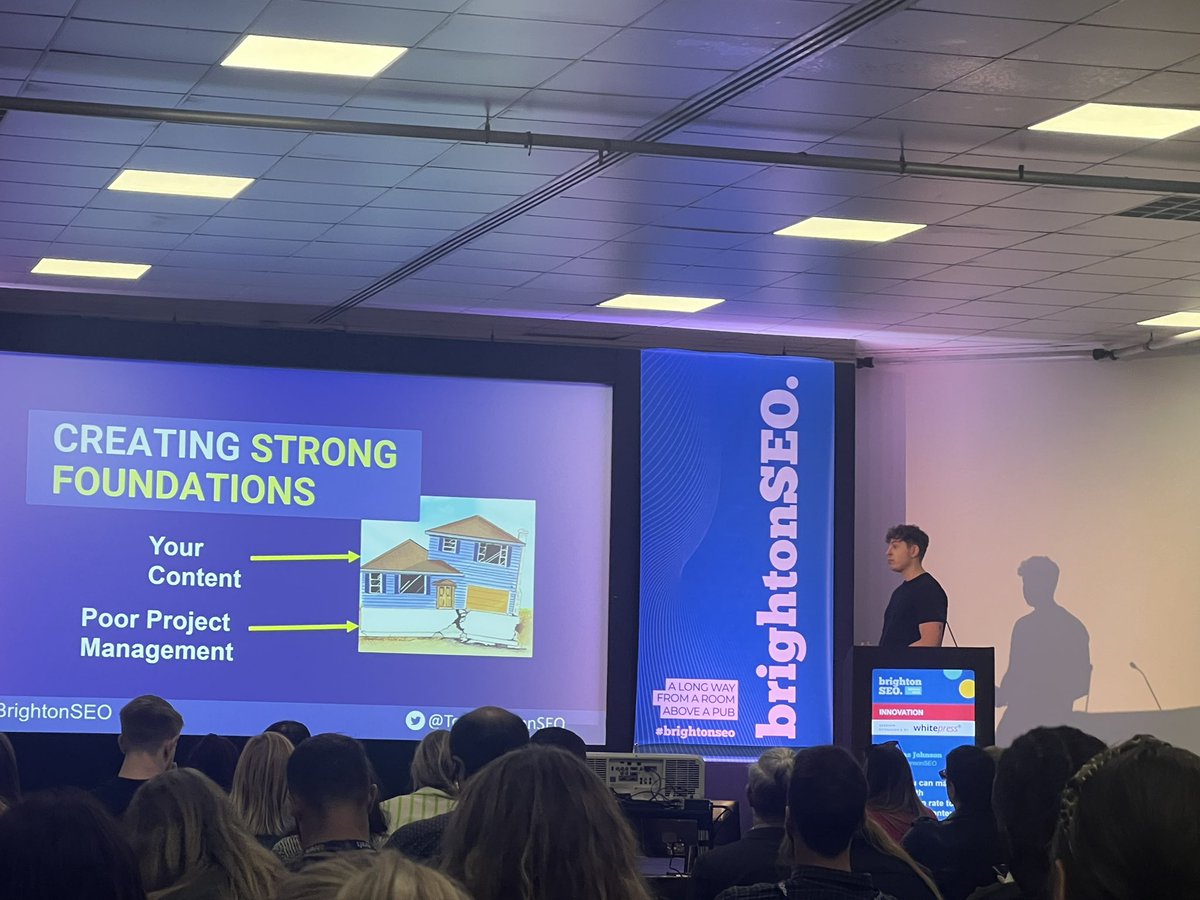 Zelst_'s tweet image. Interesting and practical talk by @TomJohnsonSEO of @webuyanycar on How you can map intent with conversion rate to plan future content with a high ROI @brightonseo #keywordresearch #keywordmapping #searchintent #marketingfunnel #seo #roi