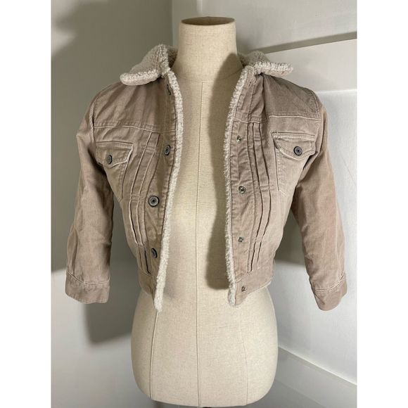 Kkatacara's tweet photo. So good I had to share! Check out all the items I'm loving on @Poshmarkapp from @The_Odivo #poshmark #fashion #style #shopmycloset #ladalegina #gap #countrywoolens: https://t.co/45nUtYeIzd https://t.co/QiiQy0e5FY