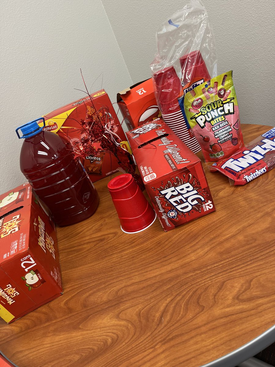 Counselor_Olson's tweet photo. CORRAL5️⃣ is “seeing RED” for OHS vs Permian ❤️🤍 #RiseOfTheRed #SeeingRed @BigRedBronchos @bronchosodessa @OHSBronchoFB @BronchoNews https://t.co/KCZ3OXxoM2