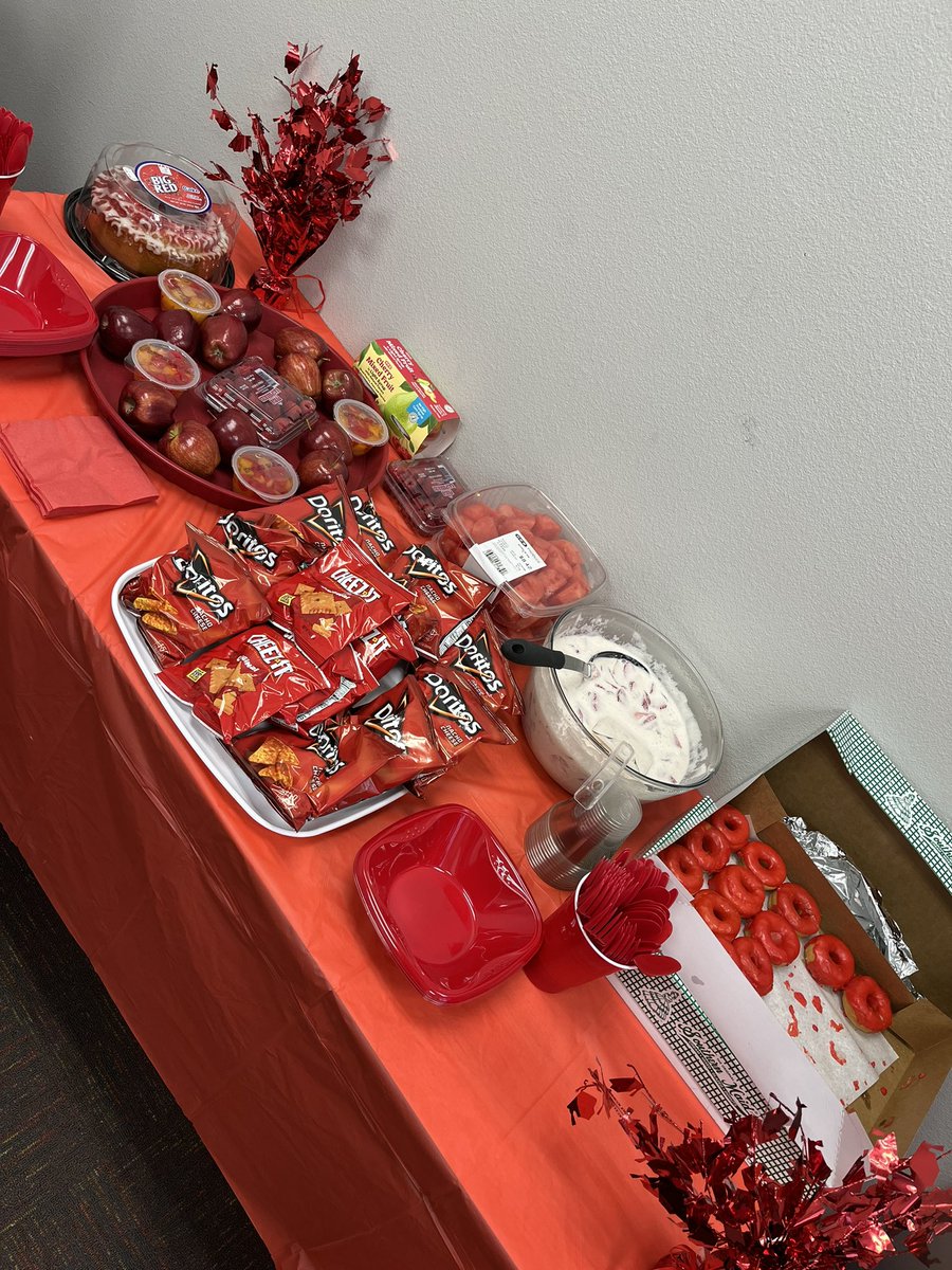 Counselor_Olson's tweet photo. CORRAL5️⃣ is “seeing RED” for OHS vs Permian ❤️🤍 #RiseOfTheRed #SeeingRed @BigRedBronchos @bronchosodessa @OHSBronchoFB @BronchoNews https://t.co/KCZ3OXxoM2