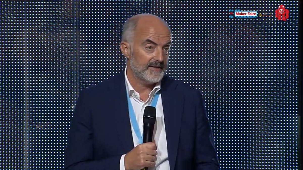 paoloigna1's tweet photo. Ora entra sul palco del #Gazometro una vecchia conoscenza di @MakerFaireRome @stefanomicelli @CaFoscari con il progetto #ITS40
Segui la Live▶️ https://t.co/1dETrfbAEl
#MFR2022 #MakerFaireRome #branded https://t.co/GEyV9t1fmZ