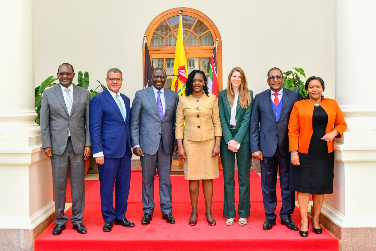 StateHouseKenya's tweet photo. The President said Kenya will pursue a net zero approach - cutting greenhouse gas emissions as much as possible- particularly in energy production. https://t.co/0AdghEtM69