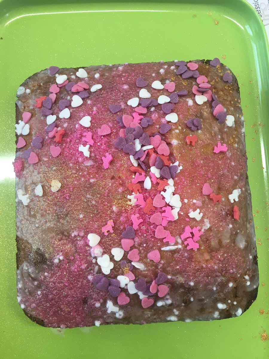 RoseburnPS's tweet photo. The Roseburn Nursery Kitchen and nursery children created a “Cheer you up cake”. #delicious #noneleft #lookonthebrightside @GCWellbeing https://t.co/9BTX3G2MOe