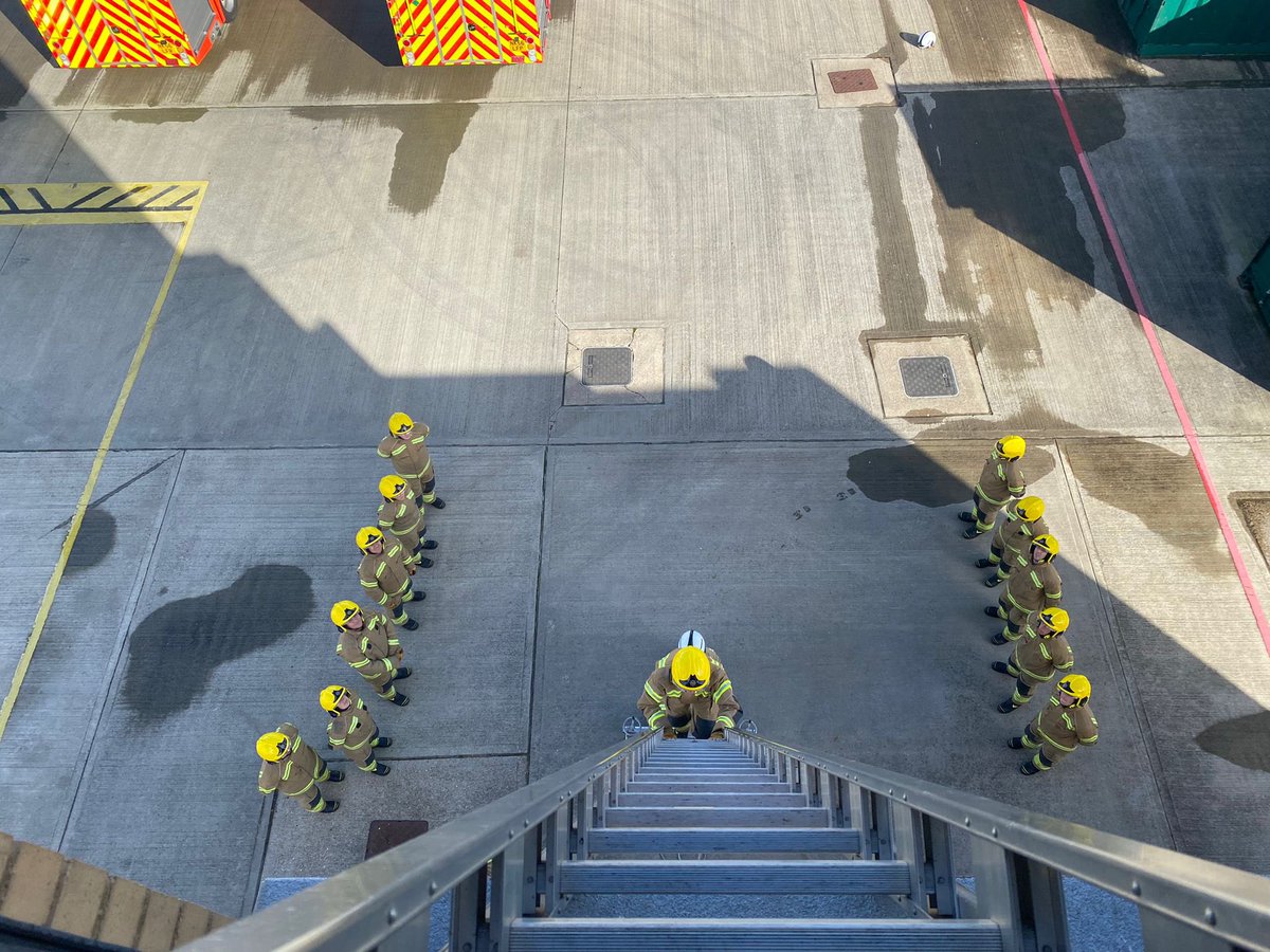 It’s ladder day for our on call recruits, pitching, lowering and learning how to safely climb and descend. Fantastic effort from them all with one more week to go #staystrong #oncall #teamnfrs