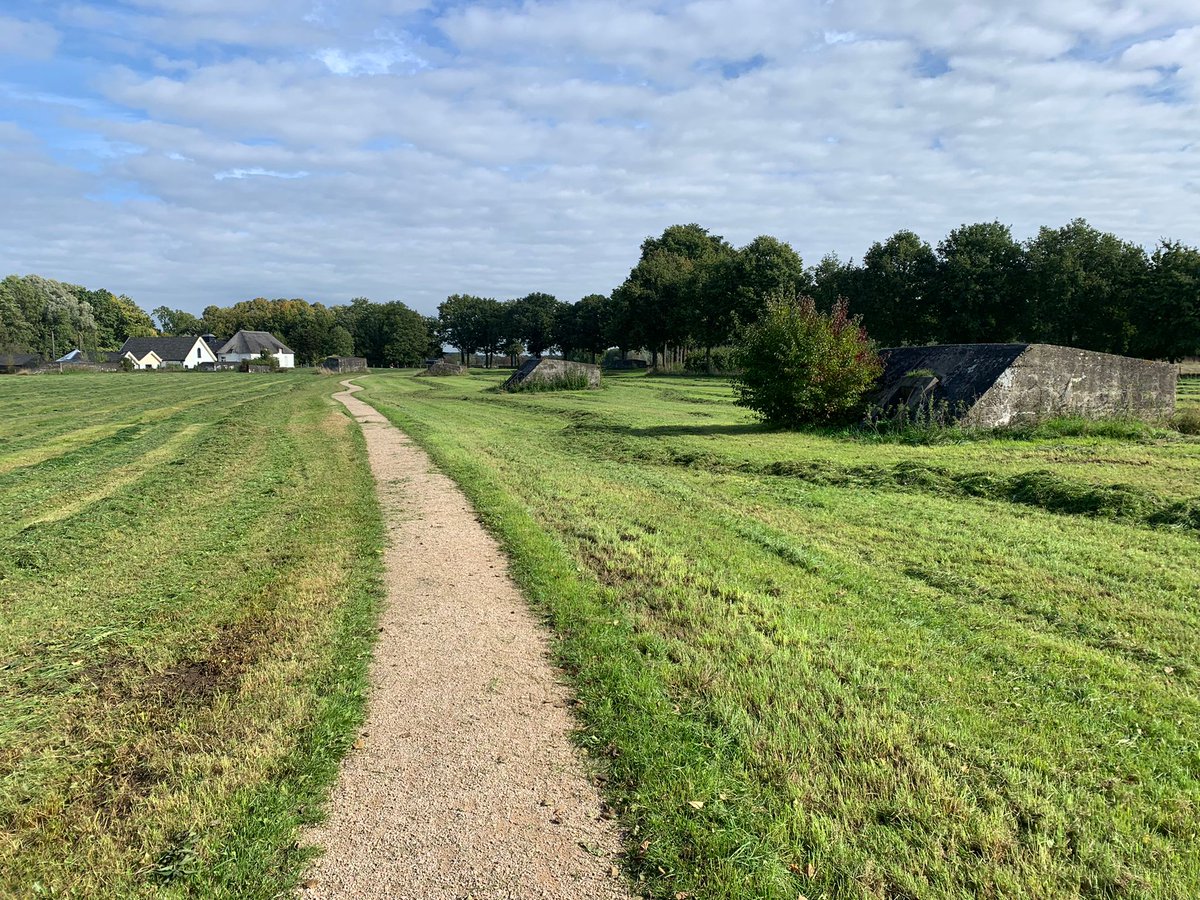 Bezig met de voorbereidingen voor morgen: de Waterlinie Wandeltocht Utrecht! Je kunt nog meelopen. Aan de start bij Stadion Galgenwaard kun je met PIN startbewijzen kopen, zolang er nog plek is in de startgroepen waterliniewandeltocht.nl #wandelen #hollandsewaterlinies #natuur