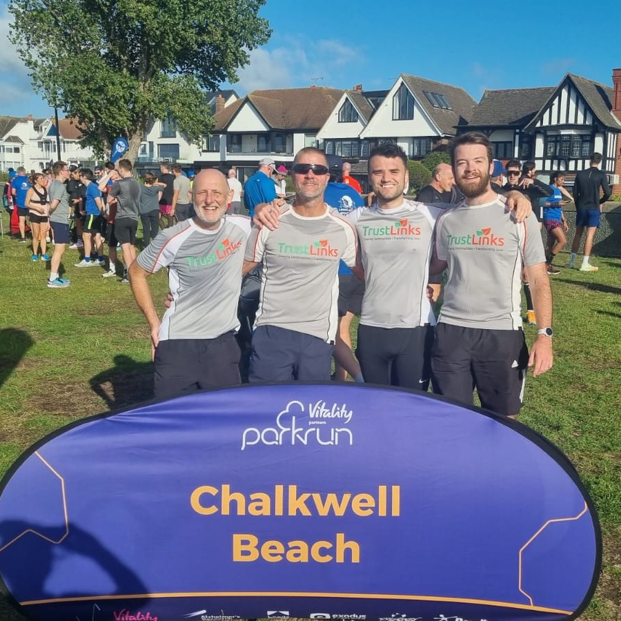 Good luck to our neighbours @trustlinkscharity who are running the @royalparkshalf this weekend in their Sundried kit!

We can't wait to see you smash it 💪

#runnersofinstagram #smallbusinesslove #charity #halfmarathon