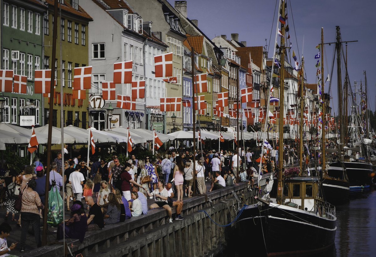 Lotussekai's tweet photo. Finding peace up North 
#streetphotography #streetphoto #lumix #europe #denmark #travel #walk #art #culture #city #life https://t.co/V2LWsrgkWD