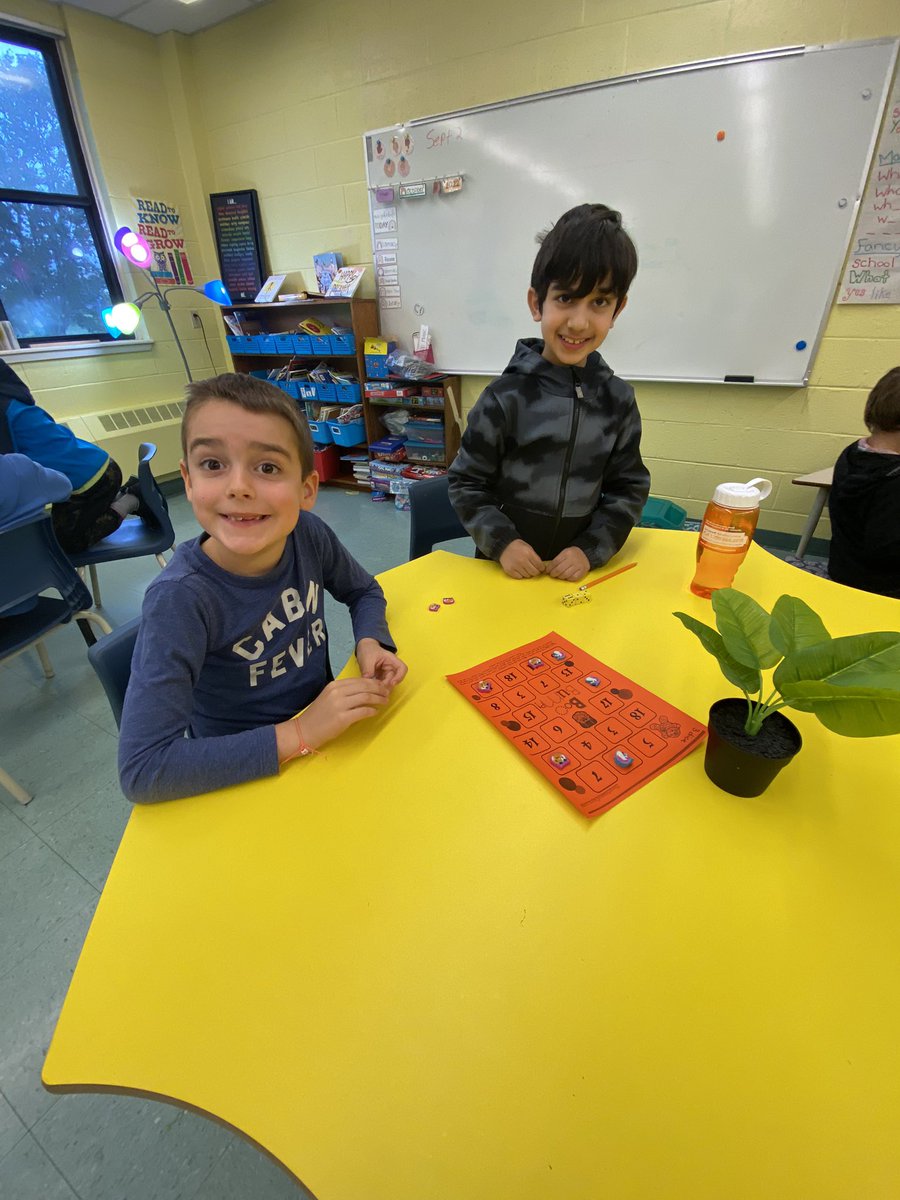 MsLeggeNL's tweet photo. This morning we practiced some new Numeracy games! I think they enjoyed them 🤔 @NLESDCA @NLESDNT @cowanelementary #NumeracyBlock https://t.co/JbIprSUOG5