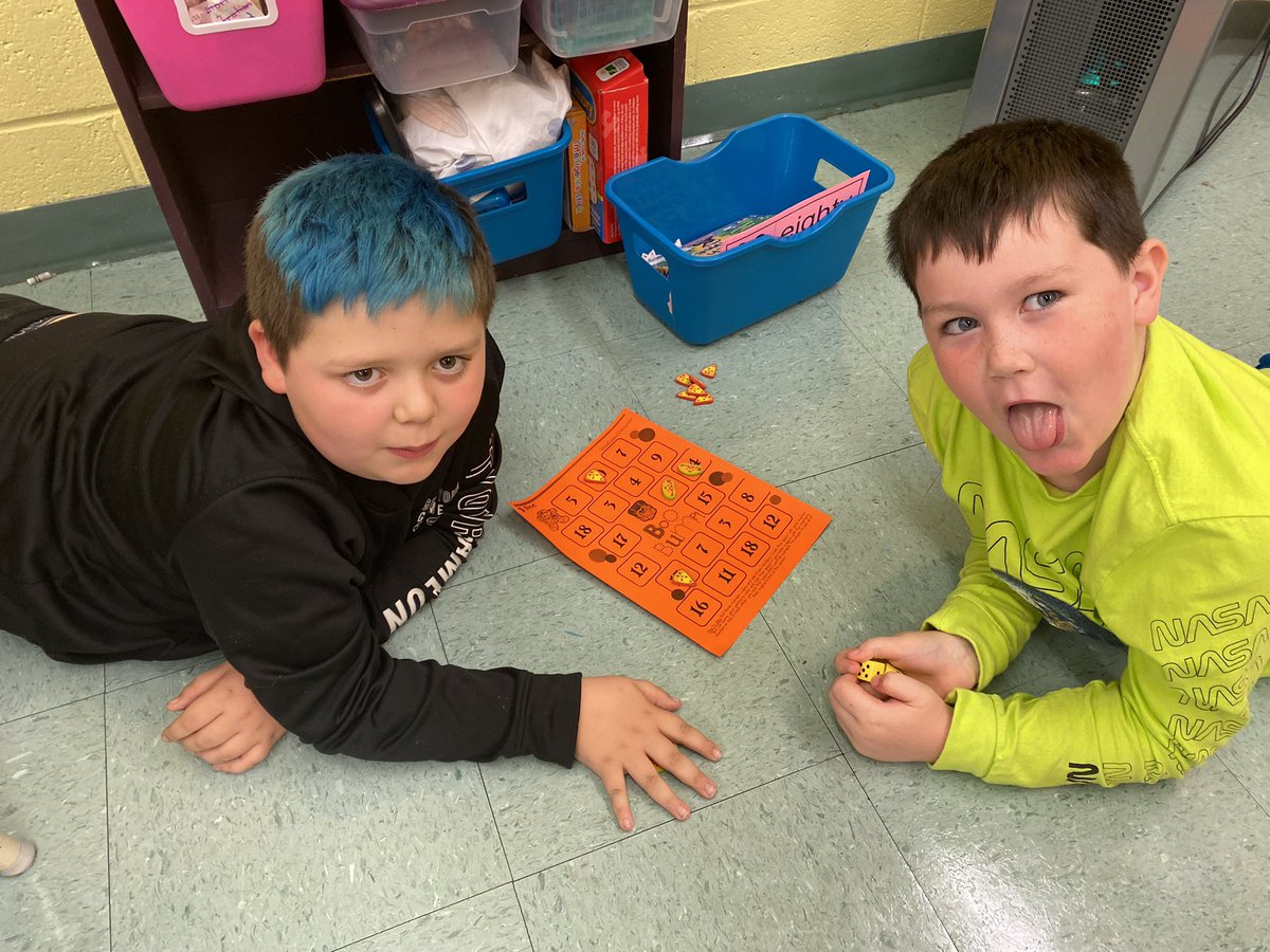 MsLeggeNL's tweet photo. This morning we practiced some new Numeracy games! I think they enjoyed them 🤔 @NLESDCA @NLESDNT @cowanelementary #NumeracyBlock https://t.co/JbIprSUOG5