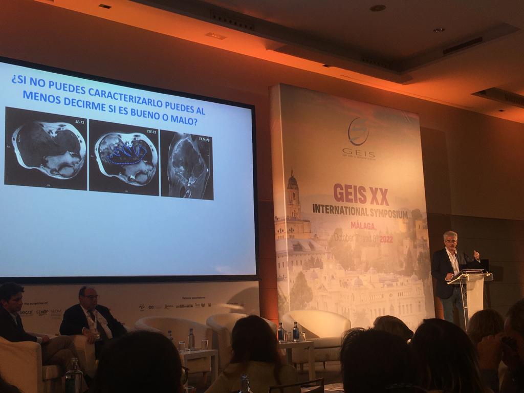 Gran intervención de nuestro "sermero"
Jose Morales en el 
XX Simposio Internacional del <a href="/GrupoGeis/">GEIS</a> en #Málaga 

#sarcoma #MSKRad #SERME #GEIS #Radiología #oncología