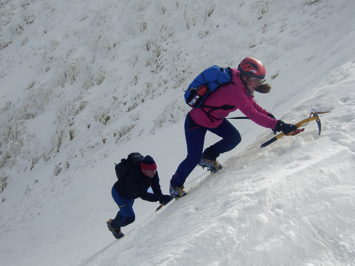 OAC_Books's tweet photo. A new post from Keri Wallace highlights the lack of photos of women winter climbing! We're proud that @Lakes_Lina's Snow &amp; Ice guide bucks this trend - it's UK-wide, accessible for newbies (&amp; winter fans!) and has lots of fab pics of women winter climbing! https://t.co/ZyeytHU1lB https://t.co/c2Uk9rtDzG
