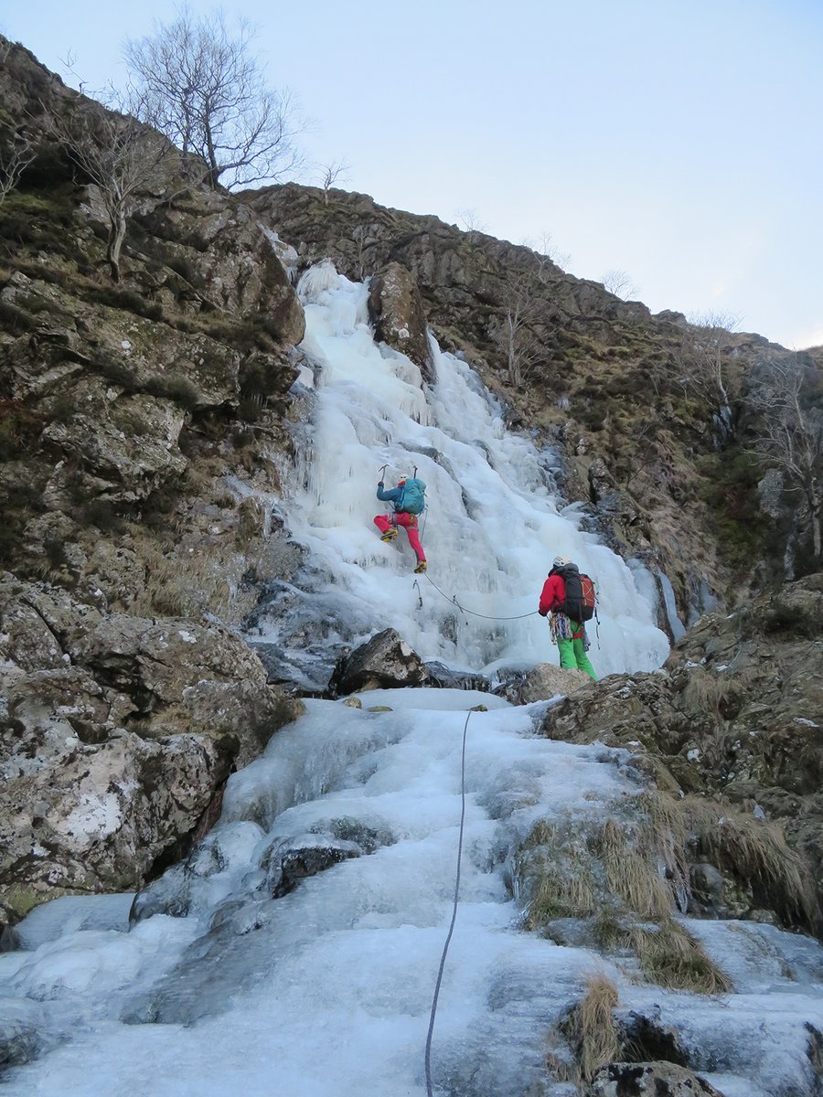 A new post from Keri Wallace highlights the lack of photos of women winter climbing! We're proud that <a href="/Lakes_Lina/">Lina Arthur</a>'s Snow &amp; Ice guide bucks this trend - it's UK-wide, accessible for newbies (&amp; winter fans!) and has lots of fab pics of women winter climbing! girlsonhills.com/post/the-quick…