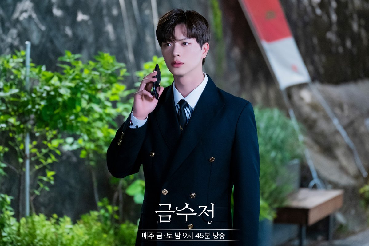 딘 tweet media