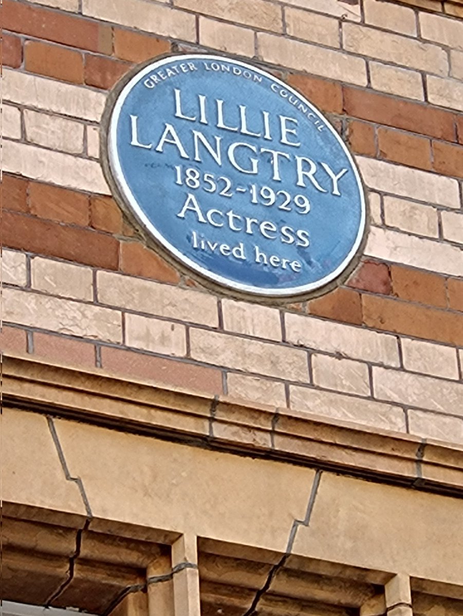 blueplaquebaby's tweet photo. 69. Lillie Langtry, Chelsea.
Actress
Initially made her name as a 'professional beauty' &amp; mistress to the future Edward VII before taking up acting in 1881. In 1900 she took over the management of the Imperial Theatre in Westminster. https://t.co/Wo1sdbNPyW