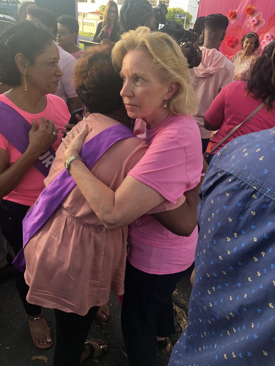 USAmbGuyana's tweet image. Grateful to join HE First Lady Arya Ali and the Guyana Cancer Foundation to honor breast cancer survivors and their families. Early detection works! Please get checked today! @aryaaligy @EmbassyGuyana