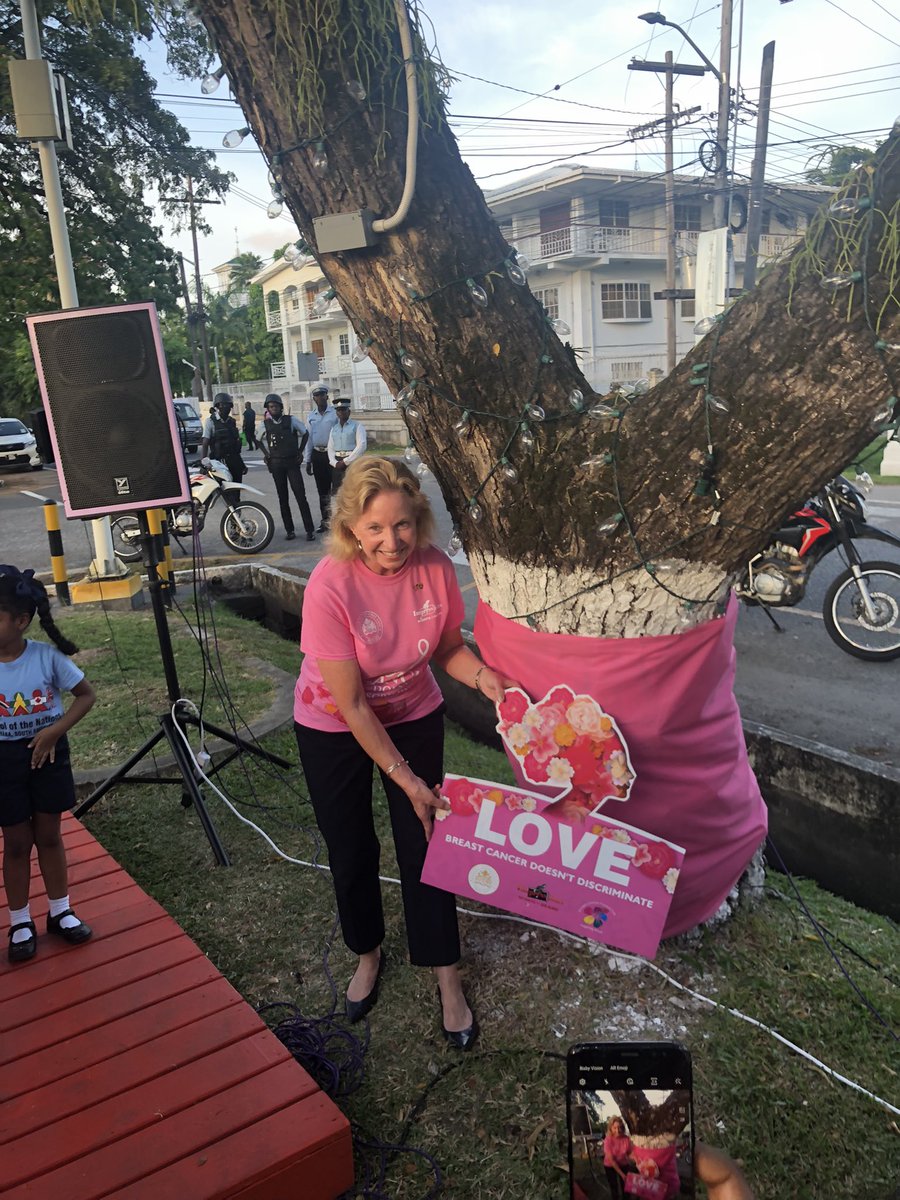 USAmbGuyana's tweet image. Grateful to join HE First Lady Arya Ali and the Guyana Cancer Foundation to honor breast cancer survivors and their families. Early detection works! Please get checked today! @aryaaligy @EmbassyGuyana