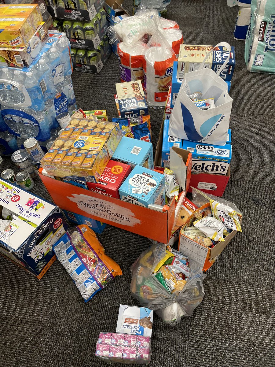 gcst_fl's tweet photo. Thank you @PIPELINESWIM for  stepping up with some very much needed items for our hurricane shelter victims. @FloridaSwimLSC @USASwimming #HurricaneIan https://t.co/krZgiOjMfH