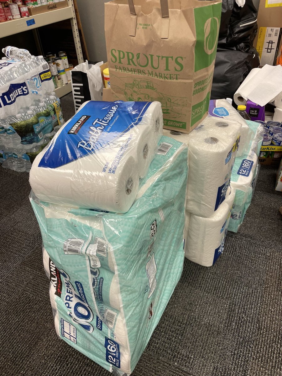 gcst_fl's tweet photo. Thank you @PIPELINESWIM for  stepping up with some very much needed items for our hurricane shelter victims. @FloridaSwimLSC @USASwimming #HurricaneIan https://t.co/krZgiOjMfH