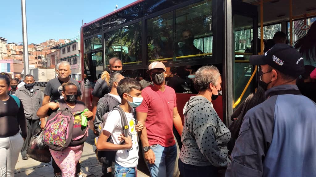 sitssa_ve's tweet photo. #EnFotos || Seguimos trasladando a los caraqueños de Plaza Sucre a Zona Rental de manera rápida y segura ¡Fortalecemos la Gran Misión Transporte Venezuela!
#7Oct #SitssaInforma https://t.co/SJzRqdRFqS