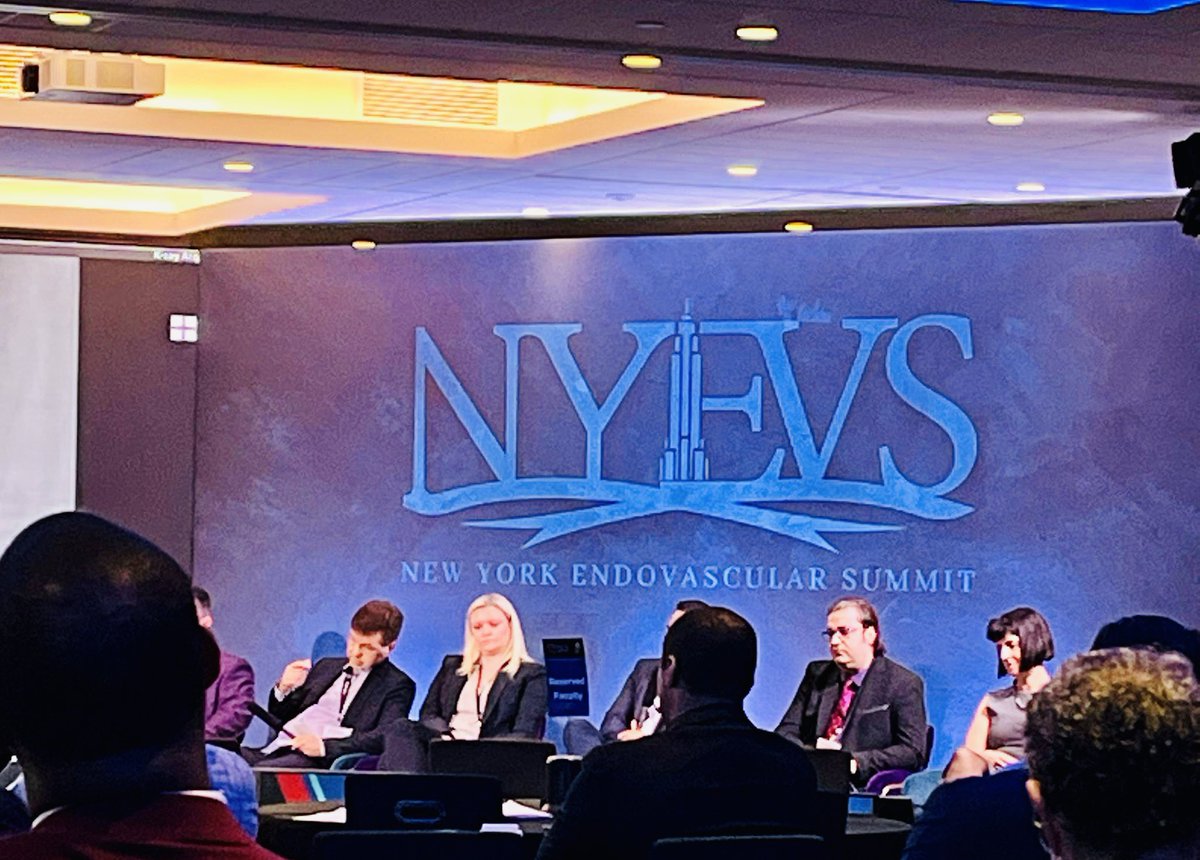 @kmadass presents his enormous experience (embolism and ISR) while @GeorgeAdamsMD operating complex live case and great discussions with panelists #NYEVS22 @PK_MountSinai @FadiSaab17 @sahilparikhmd @roblookstein @JayMathewsMD @krosenfieldMD @EricSecemskyMD @_MCLIN_ #CLIFighter