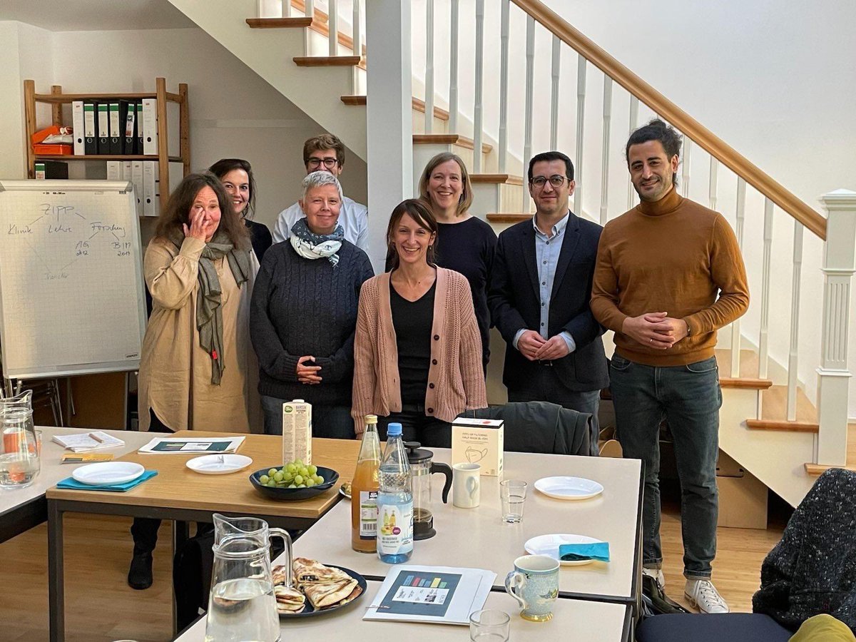 Katina_Schubert's tweet photo. Heute mit @OmarJian und @orkanoezdemir zu Besuch bei #TransVer und #xenion, um über die Verbesserung der Möglichkeiten zur psychosozialen Versorgung #geflüchteter in #berlin zu beraten #rgr @LinksfraktionB https://t.co/x4eb1GsLdI