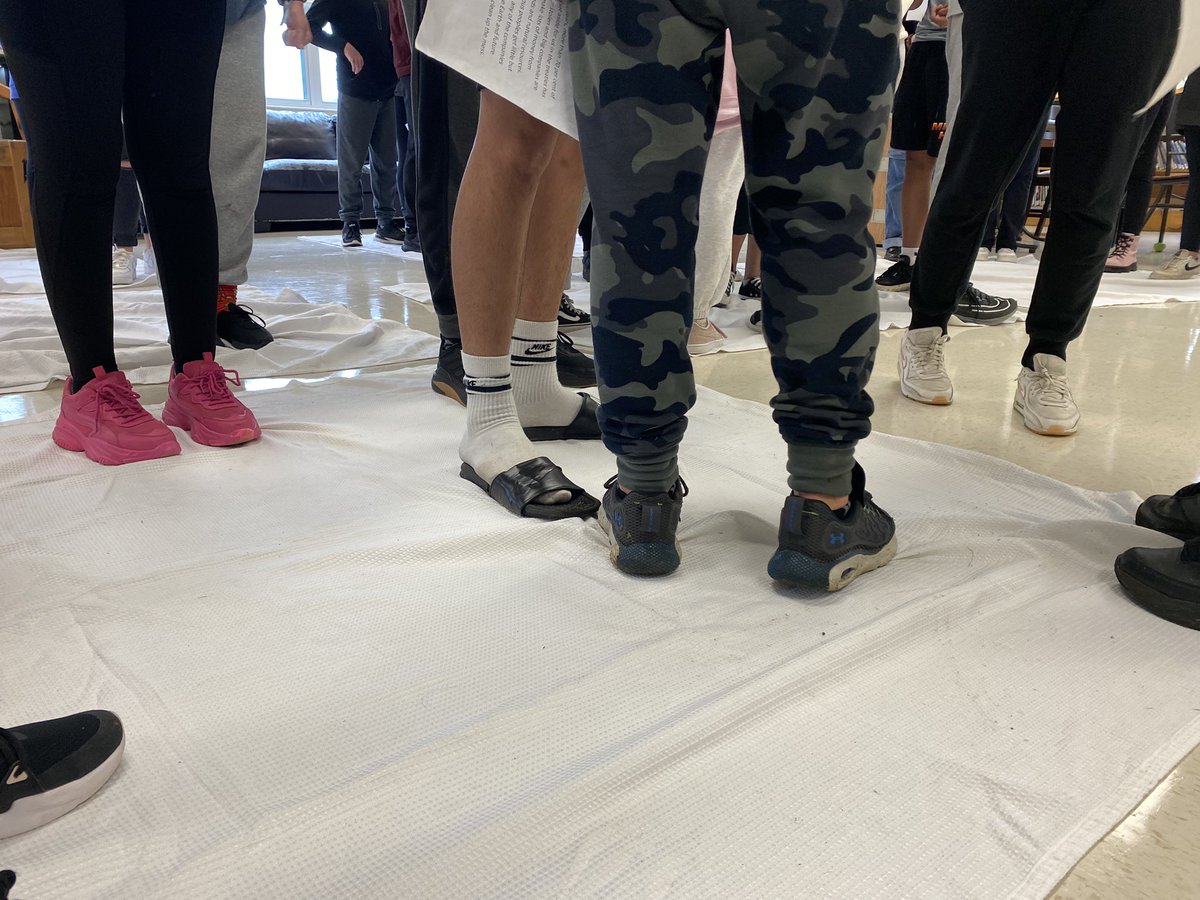 RCMES_HRCE's tweet photo. @HRCEFineArts @HRCE_NS @RmsMiddle @terry_drysdale Blanket Exercises with staff and students today at Ridgecliff Middle School. ✊🏽🧡 #IndigenousKnowledge #Trc2022 #HrceTrc2022 https://t.co/2IYqKDpJGc