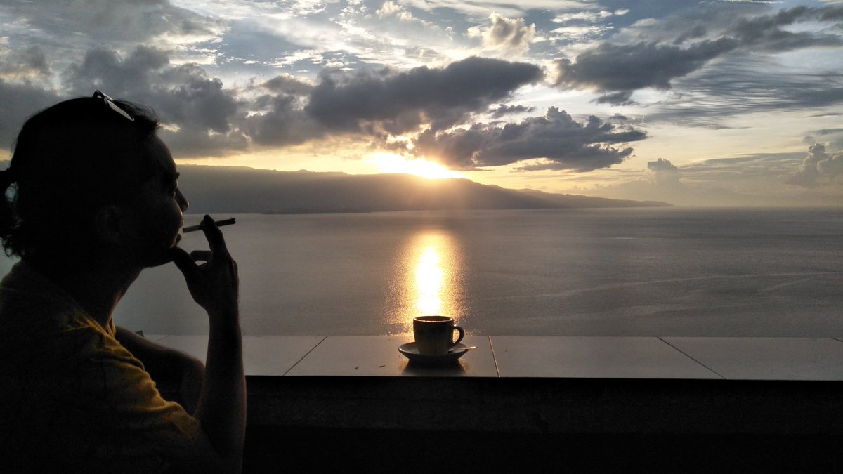 jamspranata's tweet photo. @RuangLucuuu Oppo A57 https://t.co/0aYWiAv5zg