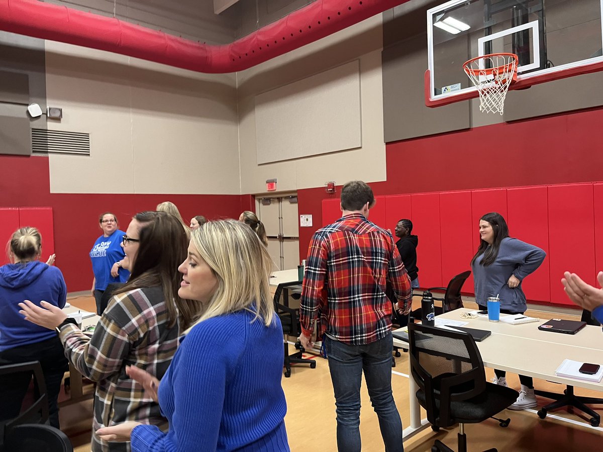 LisaWiegand10's tweet photo. Denman School dancing into Quincy Conference with @brewerhm https://t.co/uKivFY4VM5