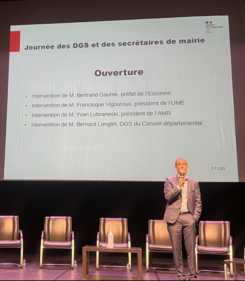 ErGer91's tweet photo. Une journée pour les DGS et les SG à la découverte des services de la @Préfecture de l’Essonne https://t.co/PpRSO32fY6