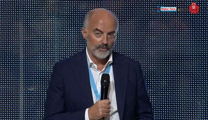 GiovannaDiTroia's tweet photo. Sul palco della @MakerFaireRome i progetti #ITS40
con @stefanomicelli di @CaFoscari
▶️ https://t.co/7zmKa3xsL2
#MFR2022 #MakerFaireRome #branded https://t.co/HOBA9cBQSC