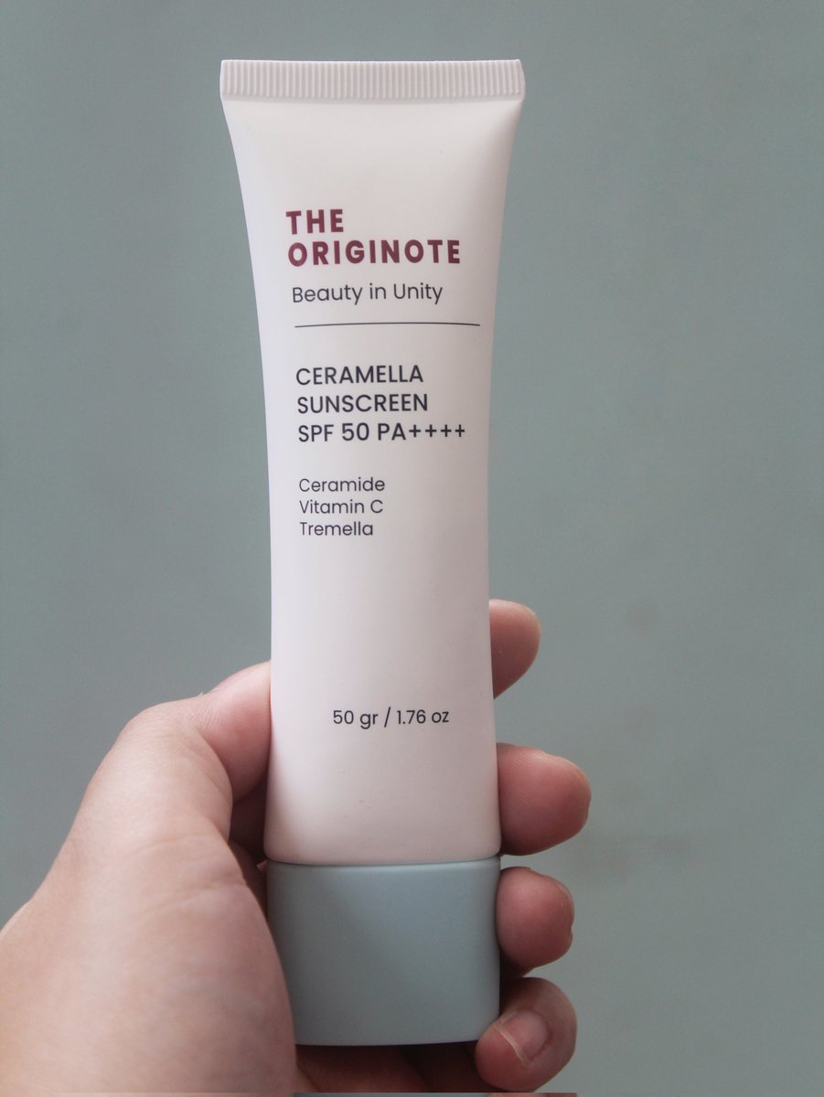 AYOKKKLAH atuh pada hijrah aja sunscreen originote!!! ini ss termurah yg pernah aku pake, 40k tp kenyamanannya ituloh 🫠 less drama bgt aplg buat oily skin &amp; acne prone like me.

aku mau coba bahas (+)(-)nya
#racuninskincare