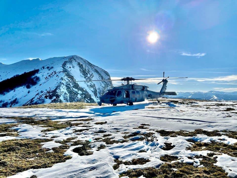 There’s nothing wrong with a throwback when it looks this good! 😎👌

#HSC28 Detachment 1 “GhostRiders” on Monte Greco in Italy last year.

#FlayNavyLANT #NavalAviation