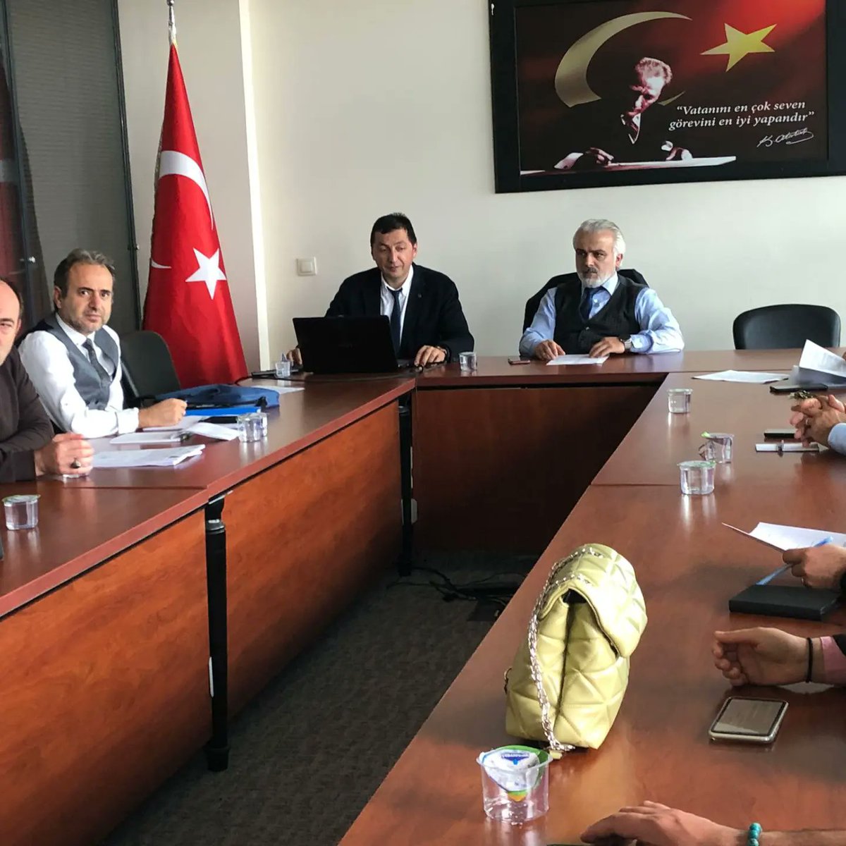 Okul öncesi Eğitimin Niteliğinin artırılması ve 5 yaş çağındaki çocukların okullaştırılması kapsamında İlçe Okul öncesi Eğitim komisyonumuz Milli Eğitim Müdürümüz Sn. Mustafa YILMAZ başkanlığında toplandı.<a href="/tcmeb/">Millî Eğitim Bakanlığı</a> <a href="/memleventyazici/">Levent Yazıcı</a> <a href="/izekier53/">İrfan Zeki ER</a> <a href="/19_mstfylmz/">Mustafa YILMAZ</a>