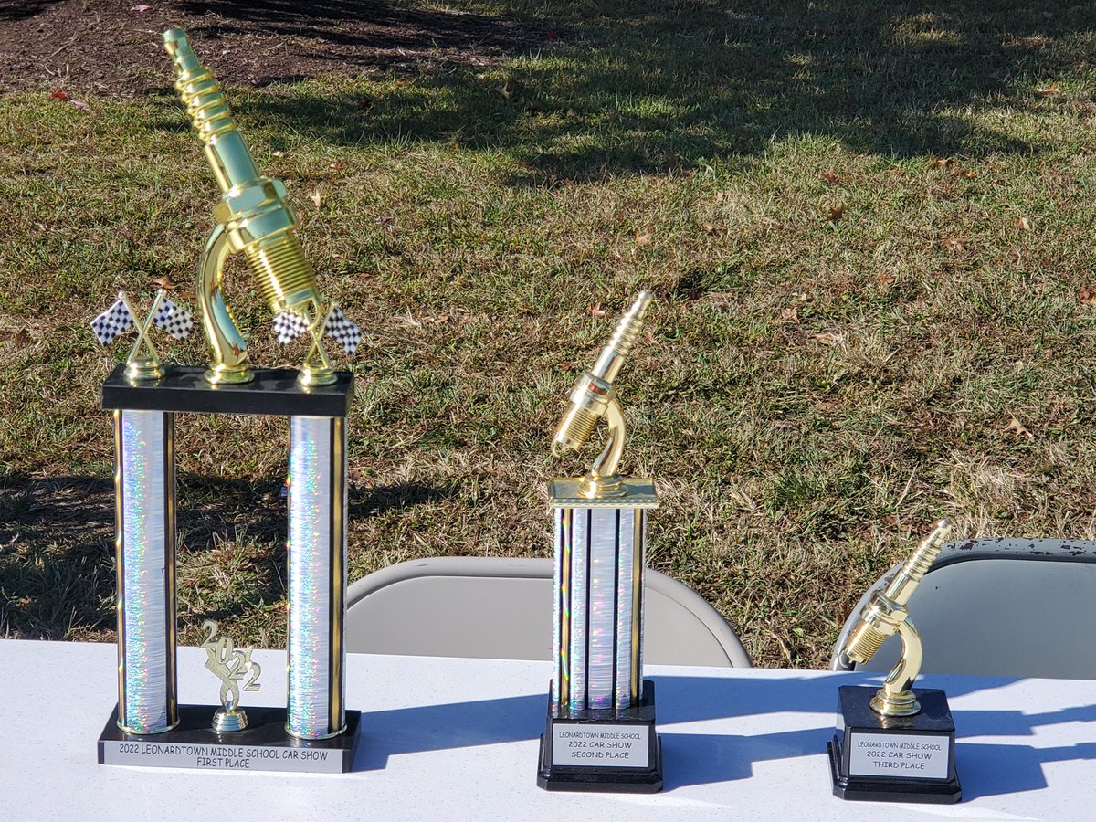 Super volunteer, Mrs. Engel, is helping us to get ready for our annual LMS Classic Car Show. T-minus 75 minutes until students get to choose the grade level Best in Show.