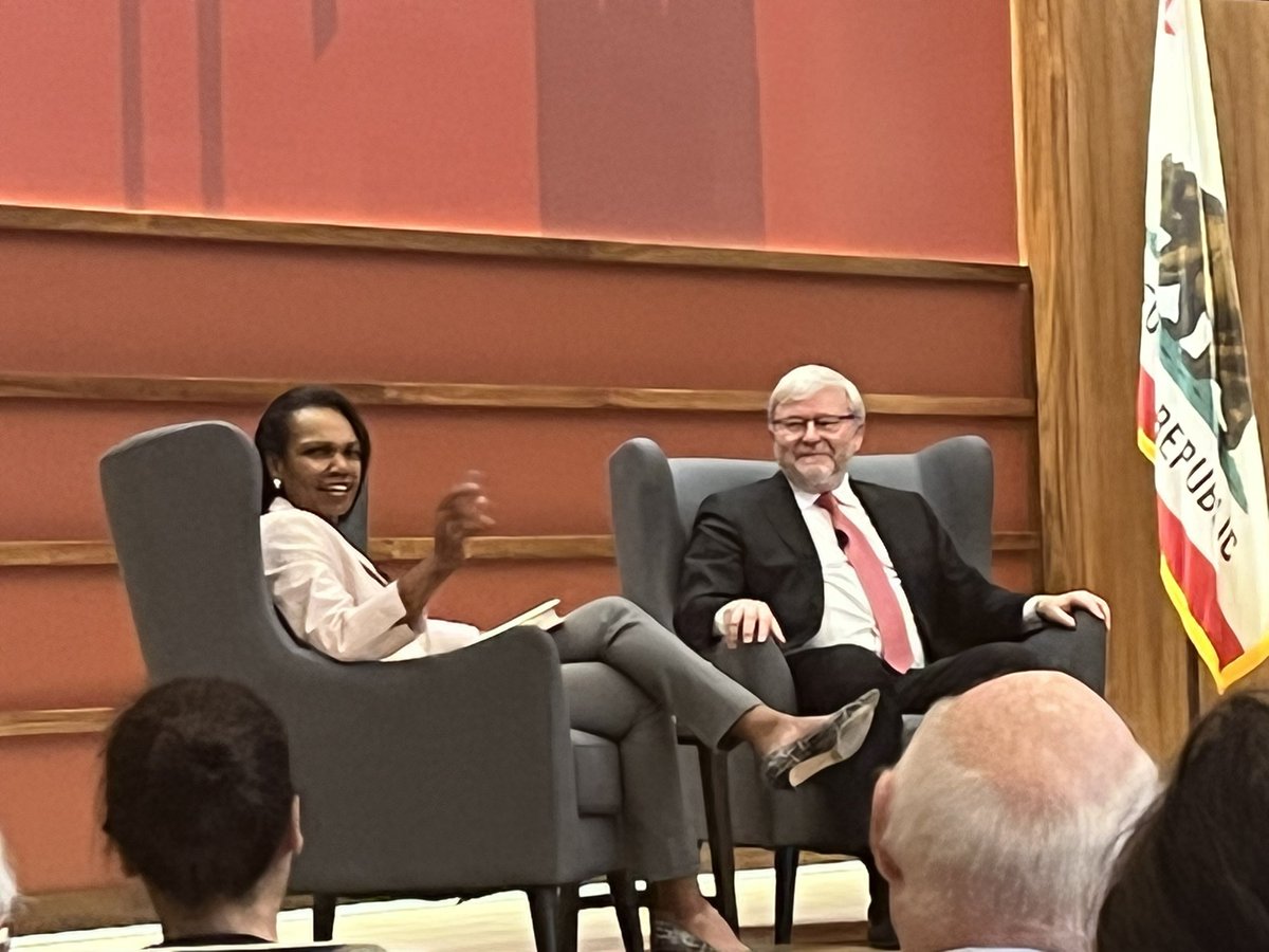 Pghandik's tweet photo. ‘An individual leader can change the course of history’, the contradictions of a communist and rising capitalist state and Xi Jinping. Terrific discussion on #theavoidablewar  hosted by @CondoleezzaRice @Stanford with @KevinRuddPM https://t.co/9WLUSU0kNM