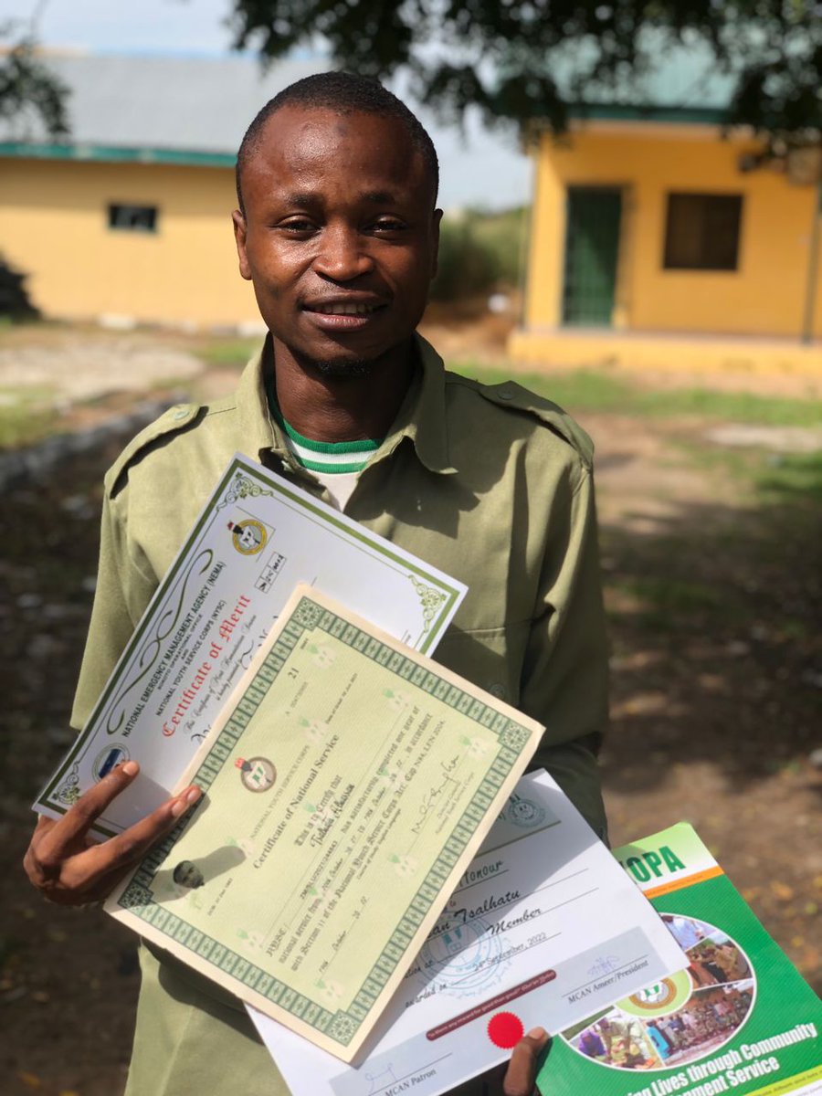 Alhassan_Yarima's tweet photo. Alhamdulillahi
#Ex_Corper
#WeMove https://t.co/H5YLJOyYlX