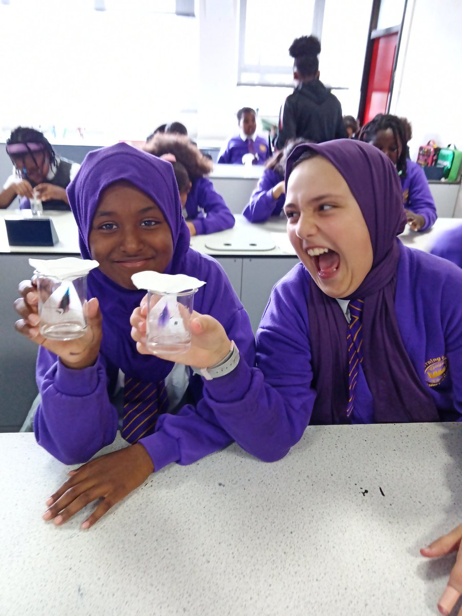 KingsleyLpool's tweet photo. Trip to King Leadership Academy. Today we had a go at science and art. #KingsleySchoolTrip #KingsleyYear6 #Class6M https://t.co/VzIjU8xE1K